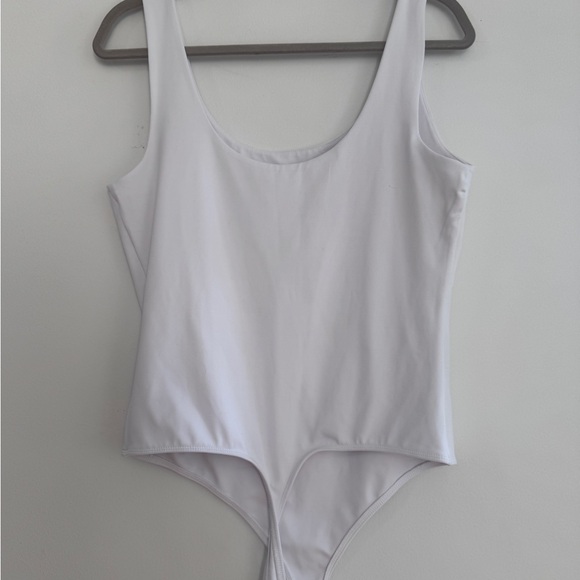 Express Women's White Bodysuit, Body Contour Fabric - Picture 3 of 4